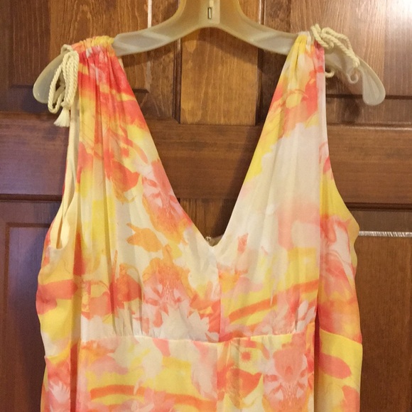 NWT floral dress - Picture 2 of 6